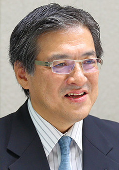 國本 与志彦氏