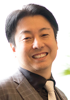 安東 由歩氏