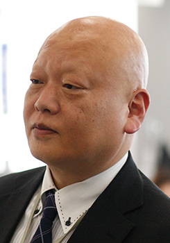 三国 剛氏