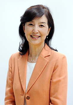 宮城 まり子氏