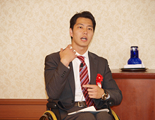 若鍋 孝司氏 photo