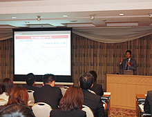 西澤 亮一氏/講演 photo