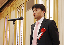 栗田 芳和氏