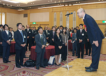 秋山 輝之氏