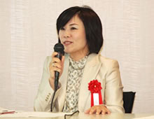 岡崎 仁美氏