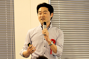 吉田氏/講演 photo