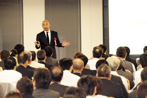 楠木氏/講演 photo