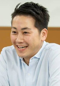 片岡 秀夫氏