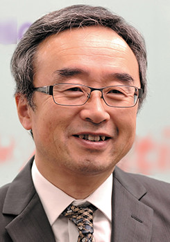 徳岡 晃一郎氏